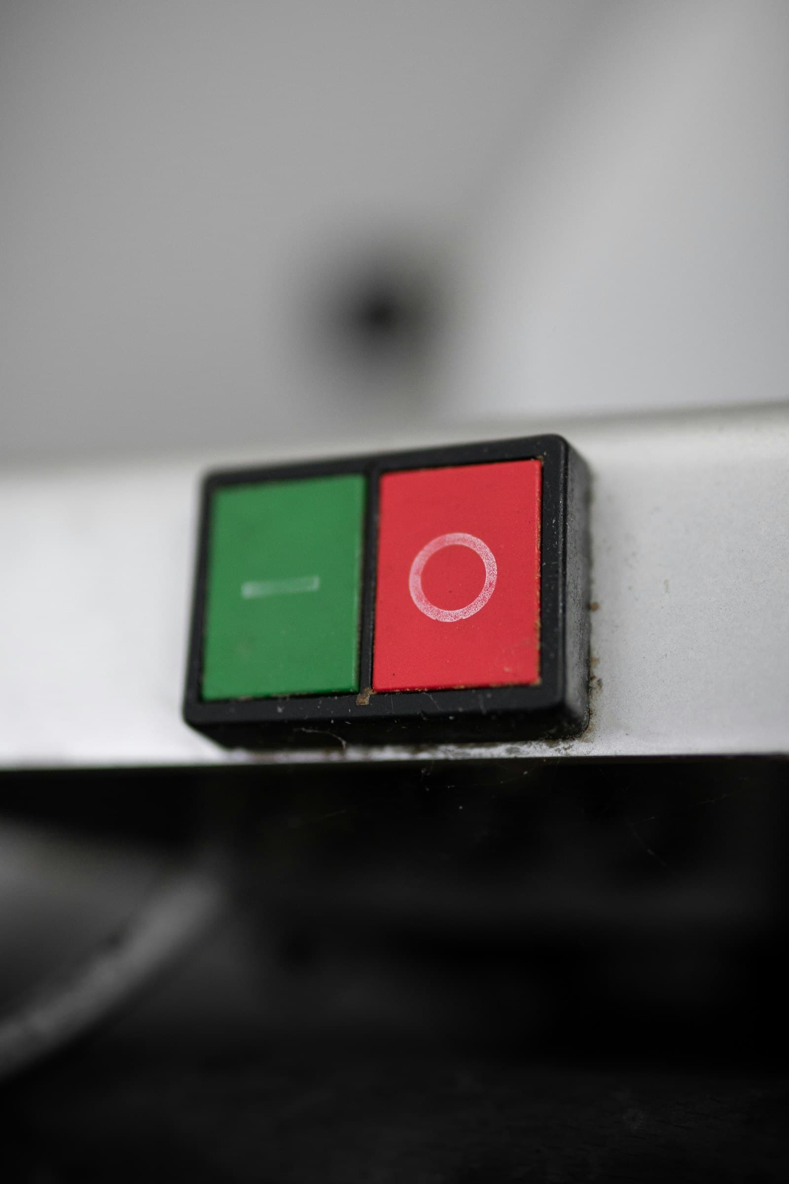 22 mm Industrial Push Button (Momentary / Maintained)